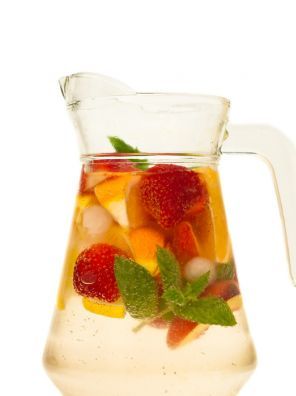 Zomerse sangria Cocktails met alcohol Zomerse sangria Cocktails met alcohol